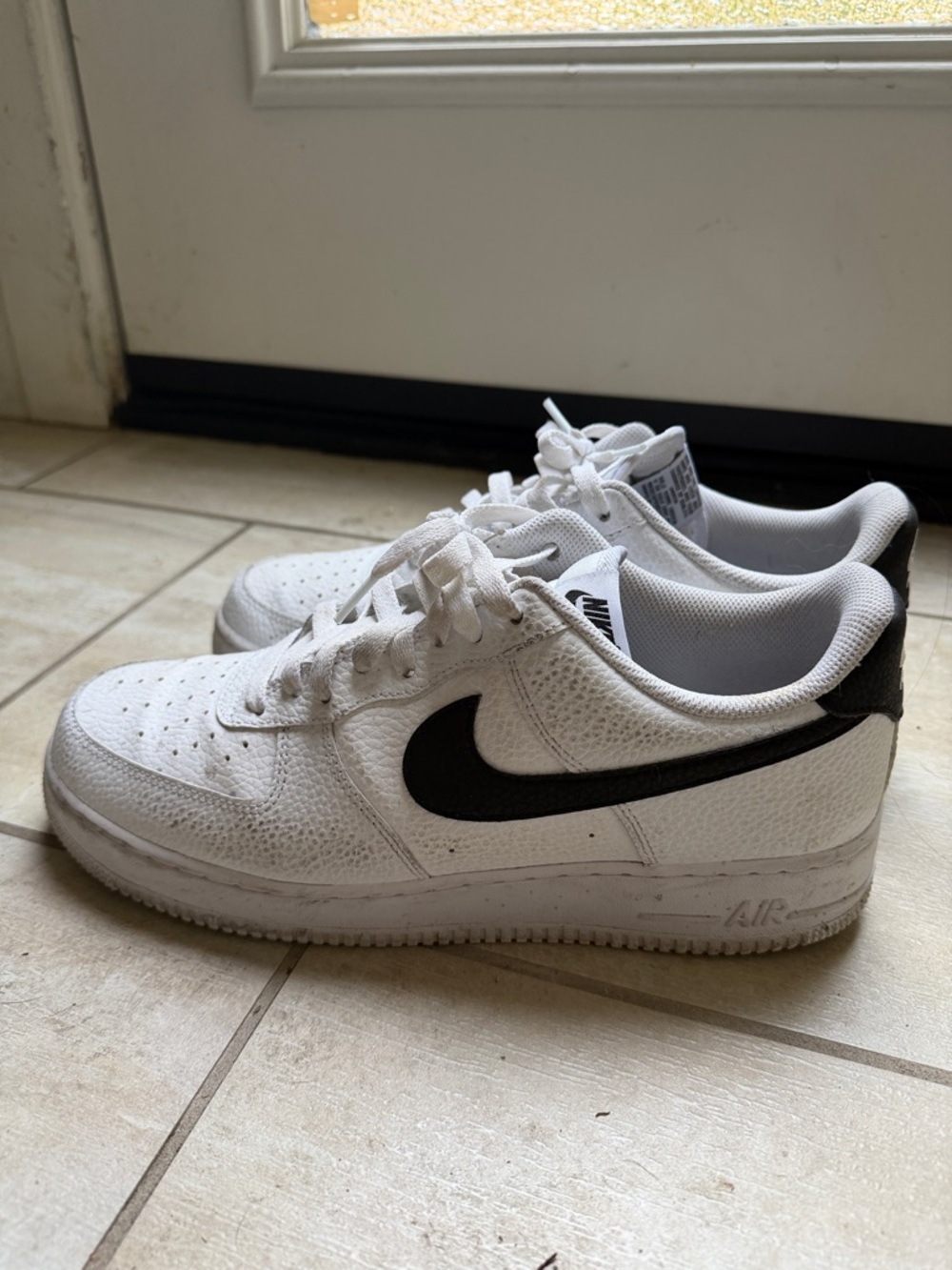 Nike White and Black Low-Top Sneakers